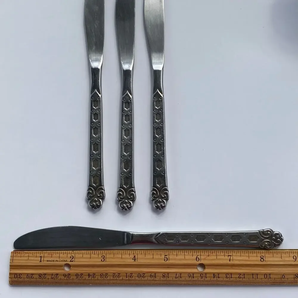 Lot of 4 Oneida Northland SAN FRANCISCO Stainless Korea Dinner Knives 8.5
